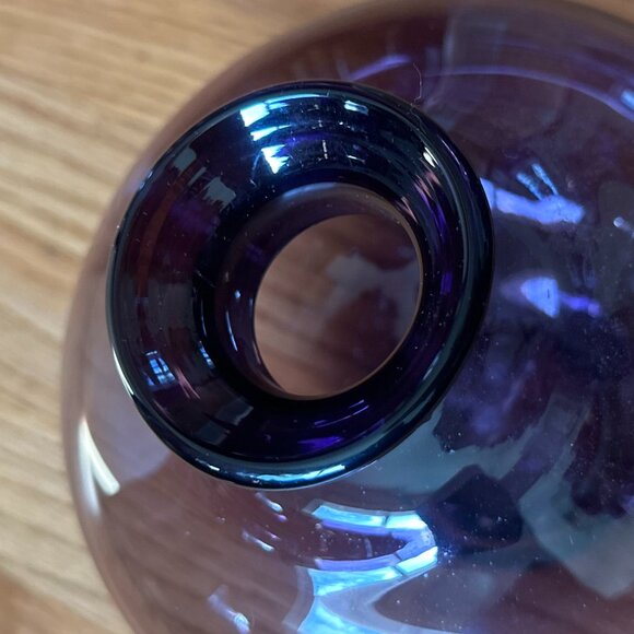 Elegant Purple Glass Vase - Picture 3 of 6